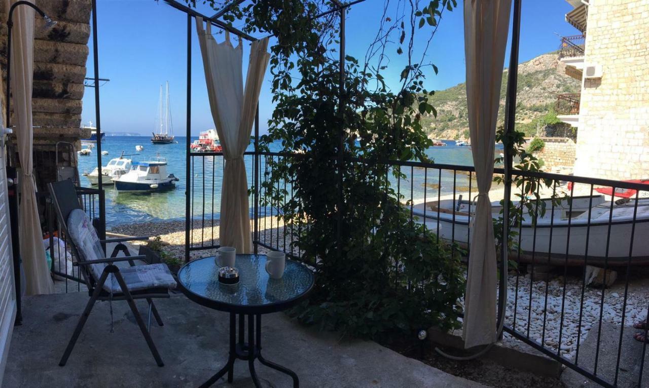 Zanicovo Beach Apartment Komiža Zewnętrze zdjęcie